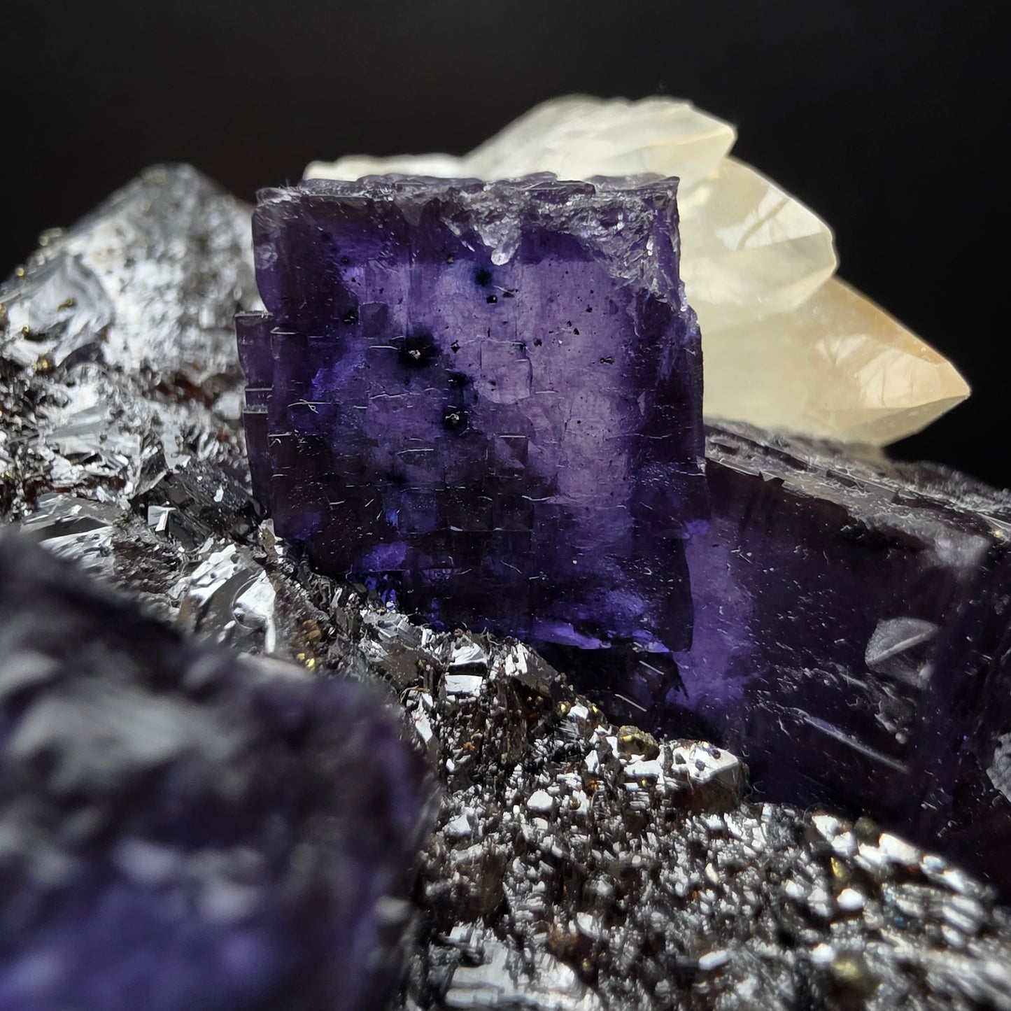 Fluorite, Calcite, Sphalerite - Elmwood Mine